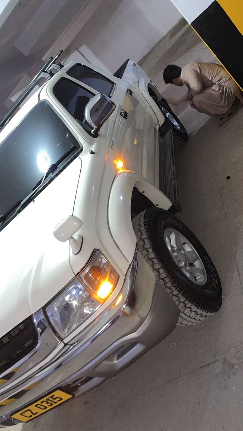 Toyota Hilux 2001 Model For Sale 7