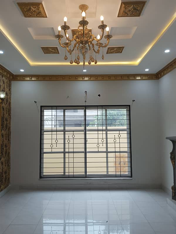 1 Kanal very beautiful hot location HOusE for rent available in shadab colony main ferozepur road Lahore 3