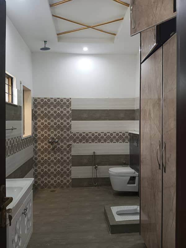 1 Kanal very beautiful hot location HOusE for rent available in shadab colony main ferozepur road Lahore 13