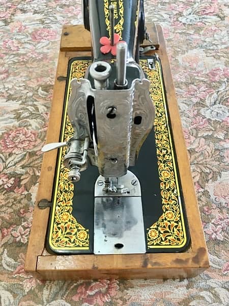 Old But New Condition Zafar Sewing Machine 3