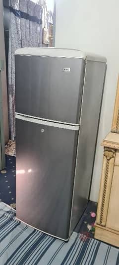 perfectly woeking Haier double door fridge 170 L capacity