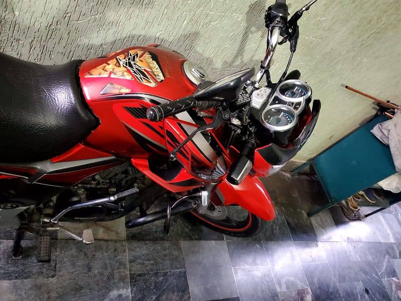 Honda CB150F 1