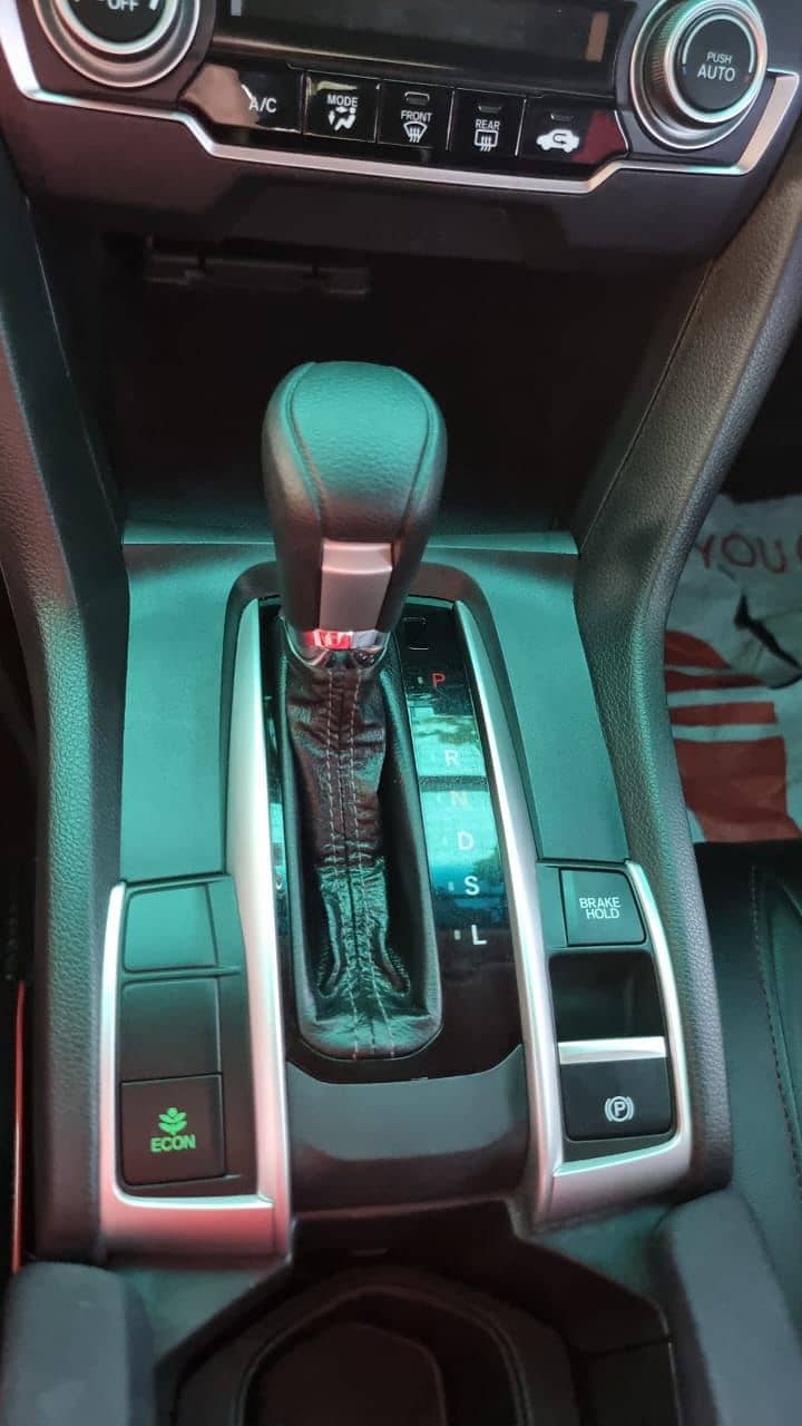 Honda Civic Oriel 1.8 i-VTEC CVT 2020 12