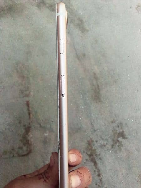 I phone 7plus 128gb urgant sell kar a hai 2