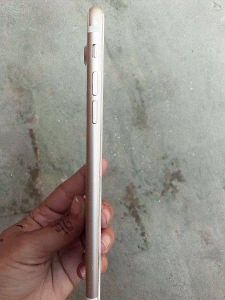 I phone 7plus 128gb urgant sell kar a hai 3