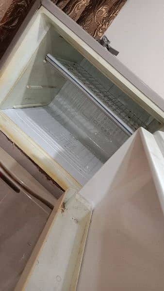 dawlance refrigerator in very good condition 1