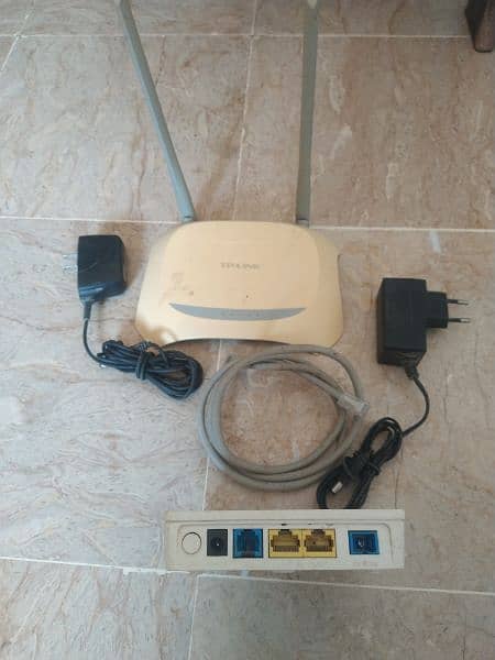 TP-LINK router with epon ONU device 1