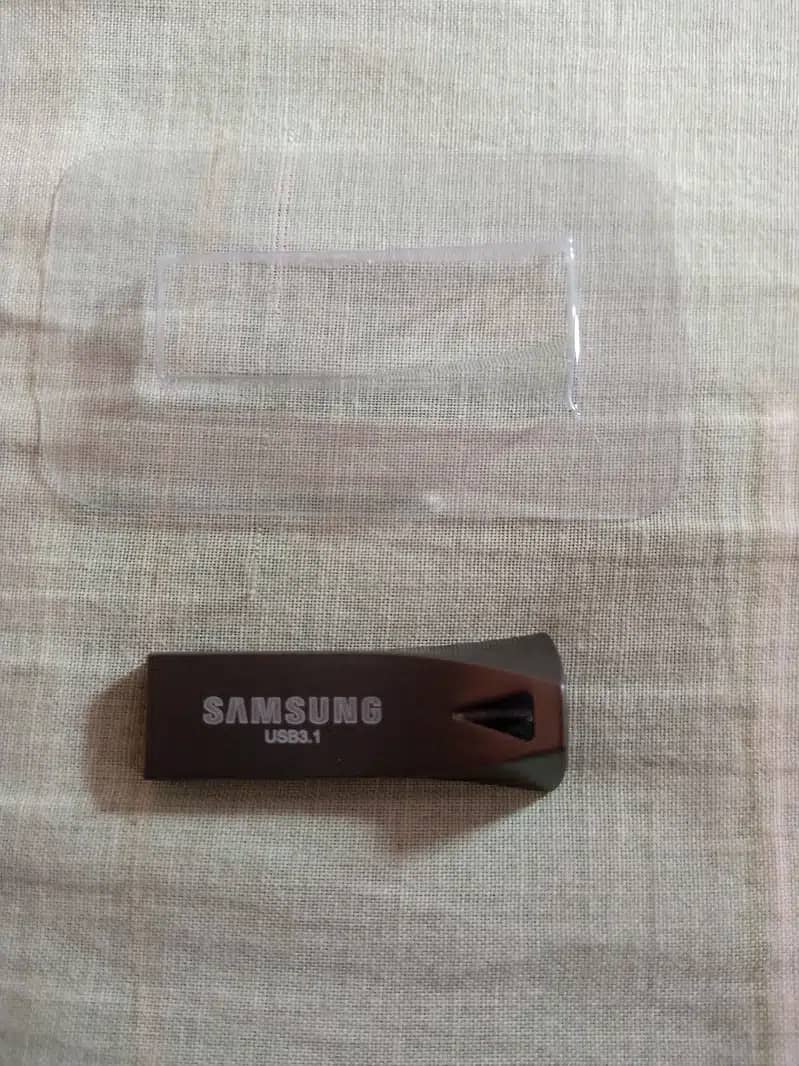 32 GB USB 2