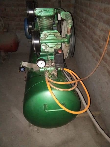 air compressor, 450 litters  good condition 1