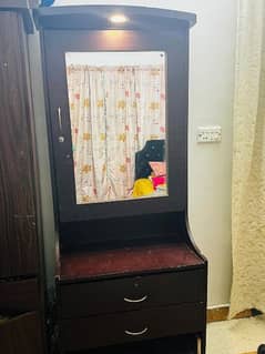 dressing table with mirror 3 draws urgent sell