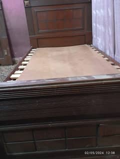wooden single bed 9/10 condition