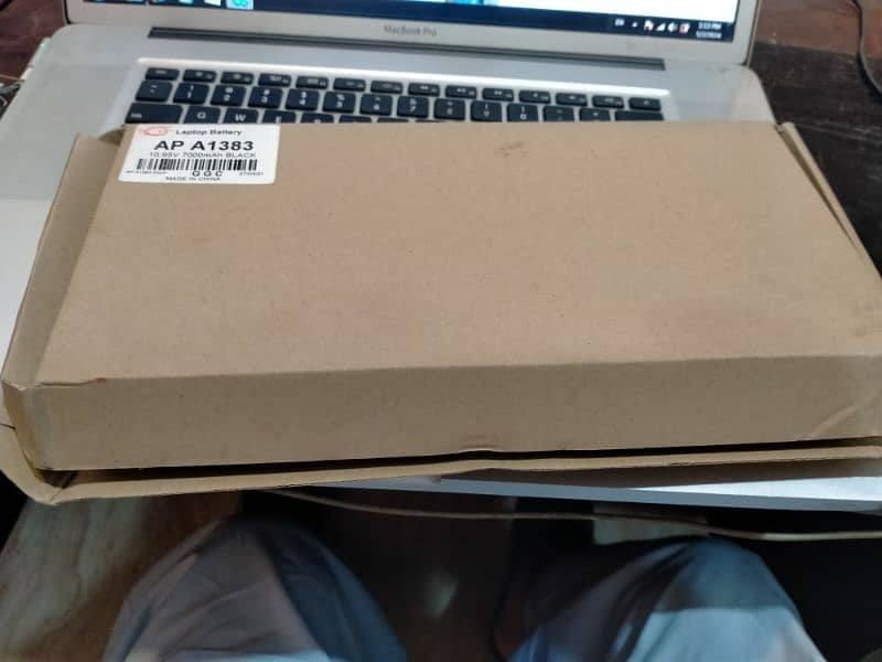 MacBook pro 17 inch Laptop Battery 0