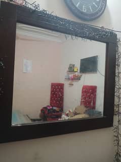 I am selling good condition mirror