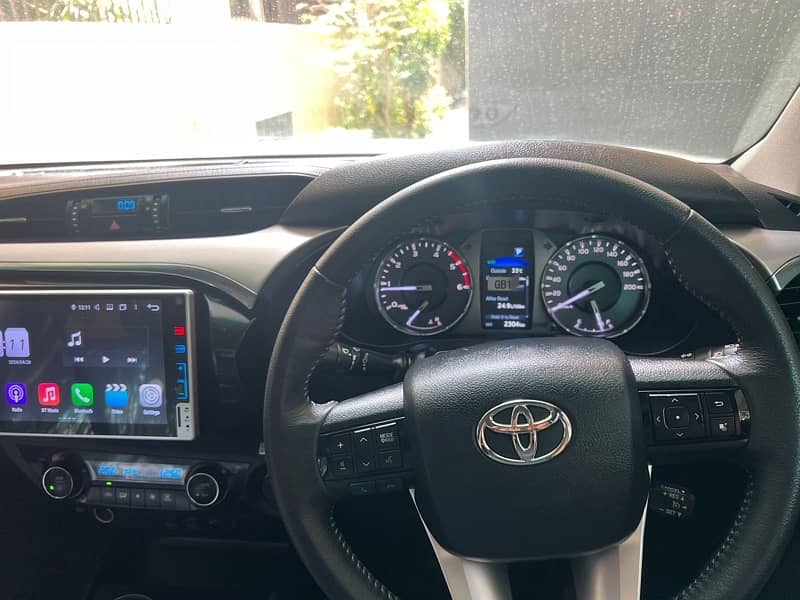 Toyota hilux Revo V 2024 19