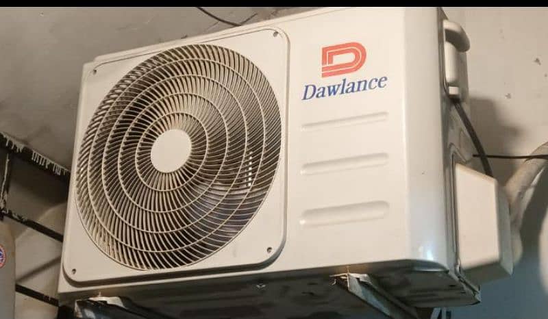 Dawlance AC 1 ton DC heat and cool inverter 1