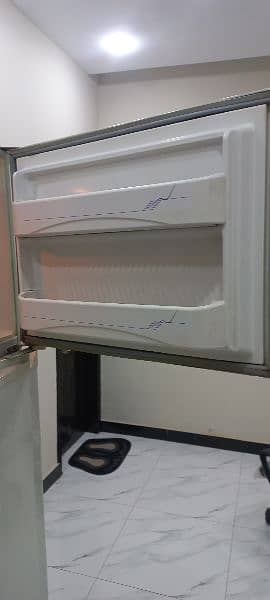 Dawlance refrigerator Large size 2
