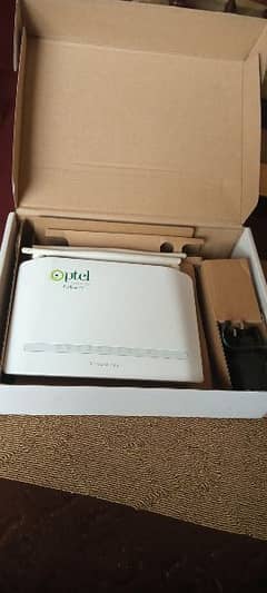 ptcl router 10/10 condition almost new hai theh sheikhum 03229872877