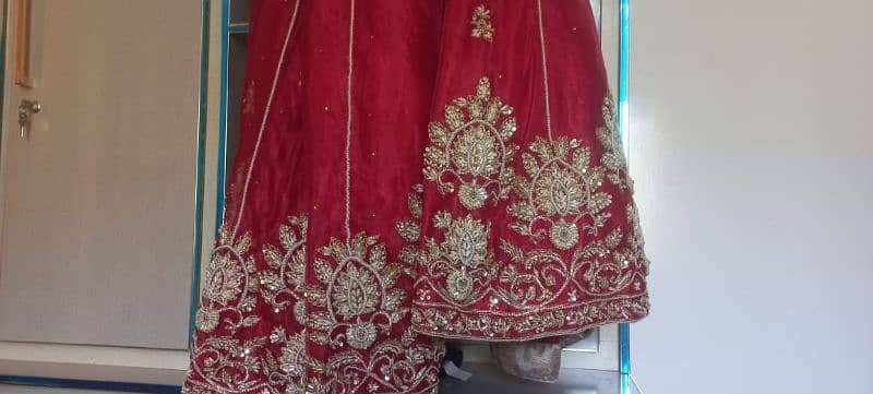 Exquisite Red Bridal Gown - A Timeless Beauty for Your Wedding 3