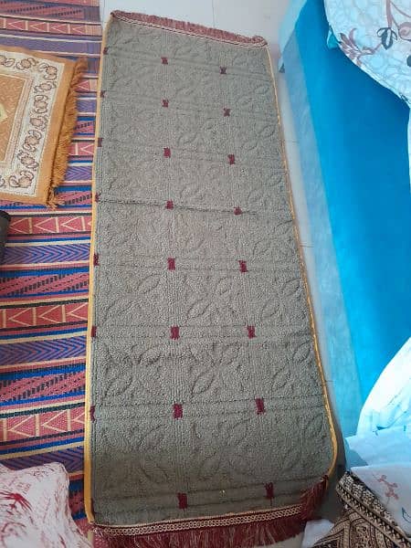 Almost new Carpet runner for sale in reasonable ptice 1