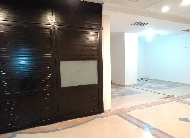 2500 square Feet Brand New Corporation Office For Rent At Main Boulevard gulberg 3 Lahore 4