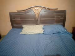 bed side table almari dressing matress