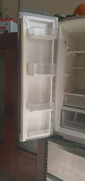 Kenwood double door refrigerator 3