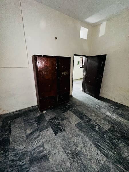 seprate Two bedroom and Hall portion availble for Renst 4