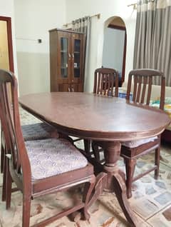 WOODEN DINNING TABLE/CHAIRS