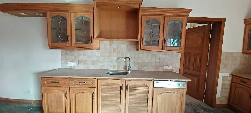 2 Kanal Fully Renovated Bungalow For Rent In Phase 2, DHA Lahore. 11