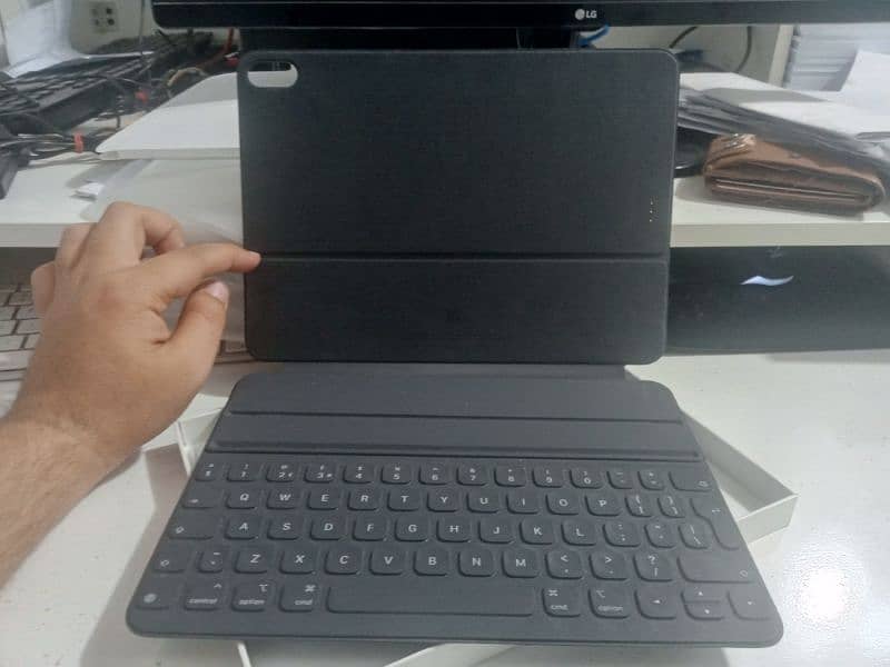 smart keyboard folio for ipad pro 12000.      worth of 200$ 2