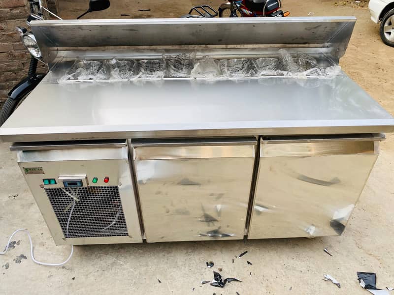 pizza prep table with chiller, pizza oven, delivery bags, dough mixer 0
