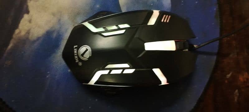 "Dominate with Precision: Gaming Mouse" 6