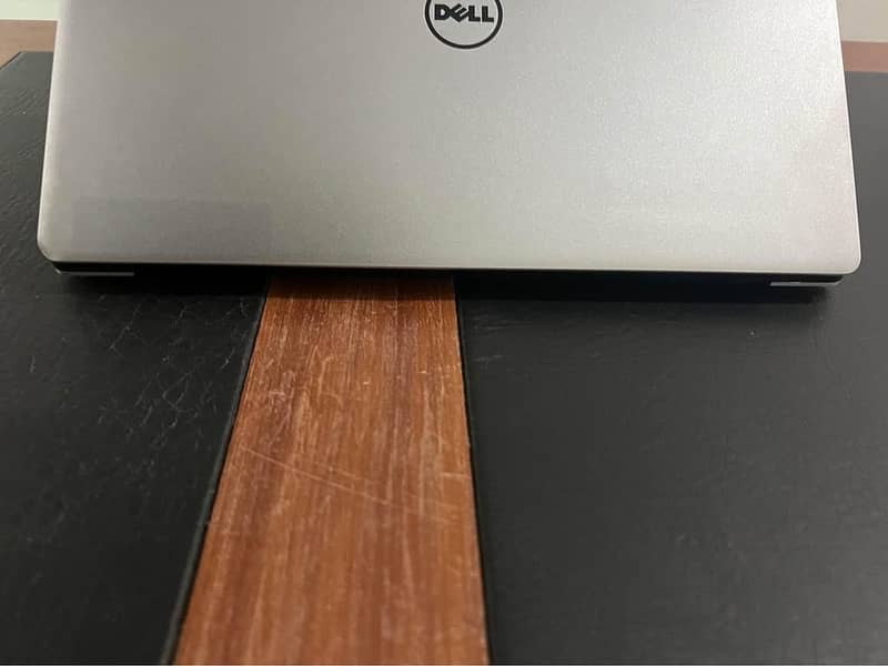 Dell XPS Touch screen  i7 8th Generation 4