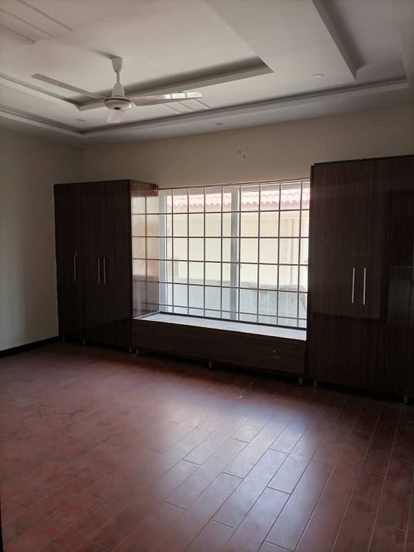 Upper portion for rent top city Islamabad 8