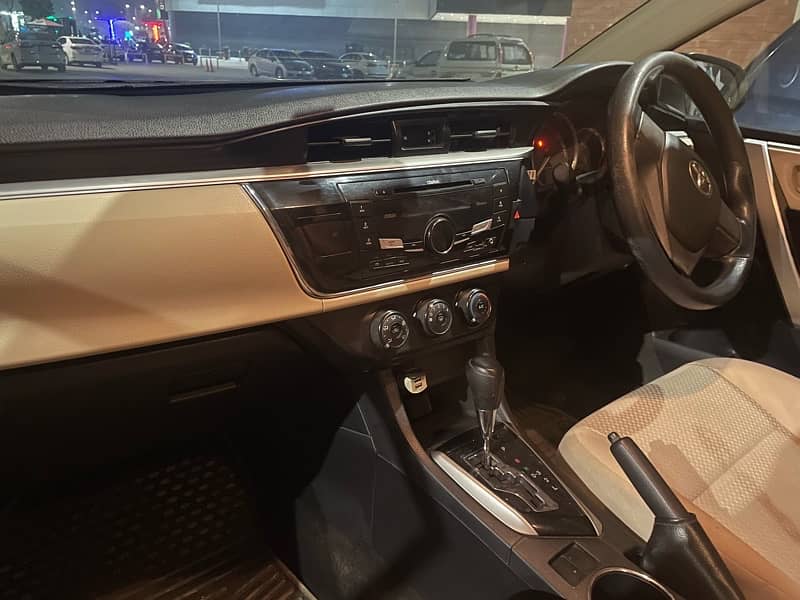 Toyota Corolla GLI 2017 ( Automatic ) 6