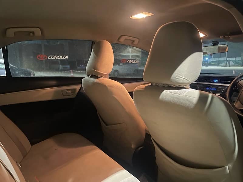 Toyota Corolla GLI 2017 ( Automatic ) 8