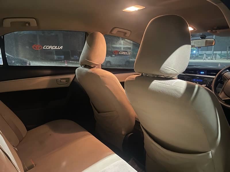 Toyota Corolla GLI 2017 ( Automatic ) 9