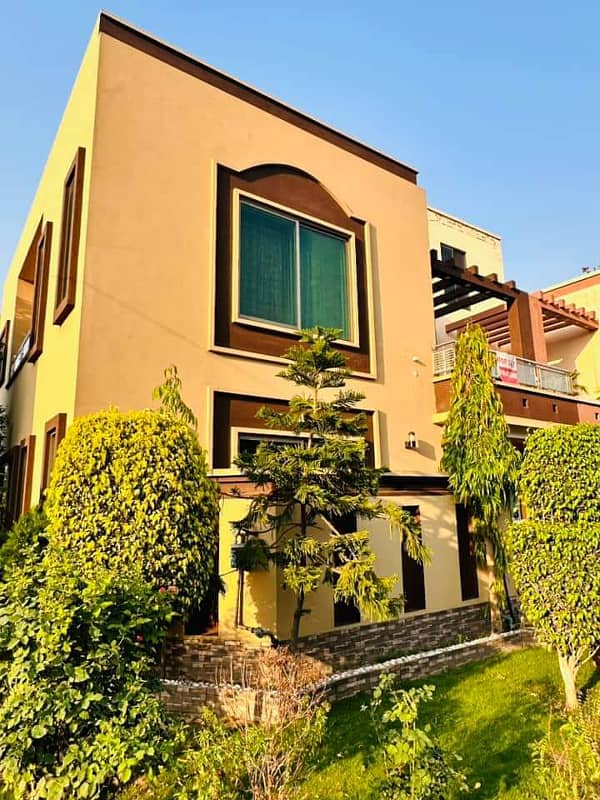 Like a Brand New Used 7 Marla House For Sale In Sector D Bahria Town Lahore 2