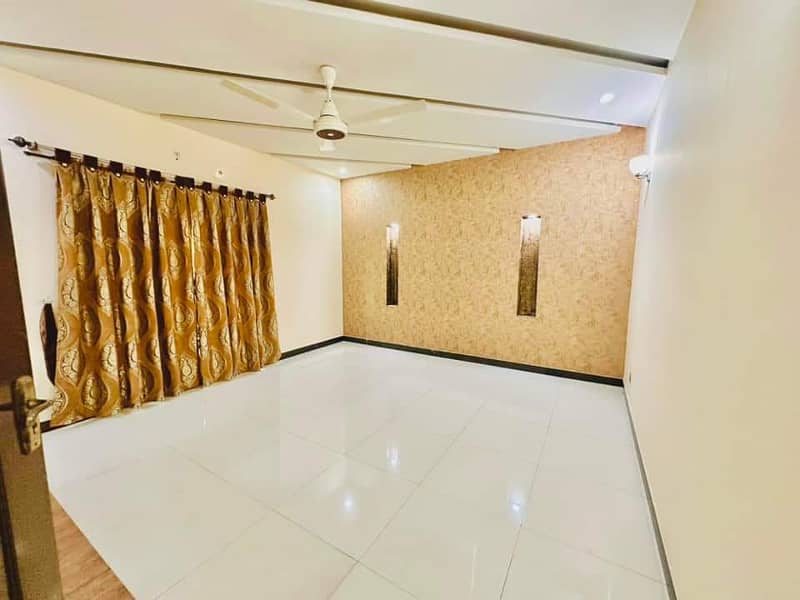 Like a Brand New Used 7 Marla House For Sale In Sector D Bahria Town Lahore 8