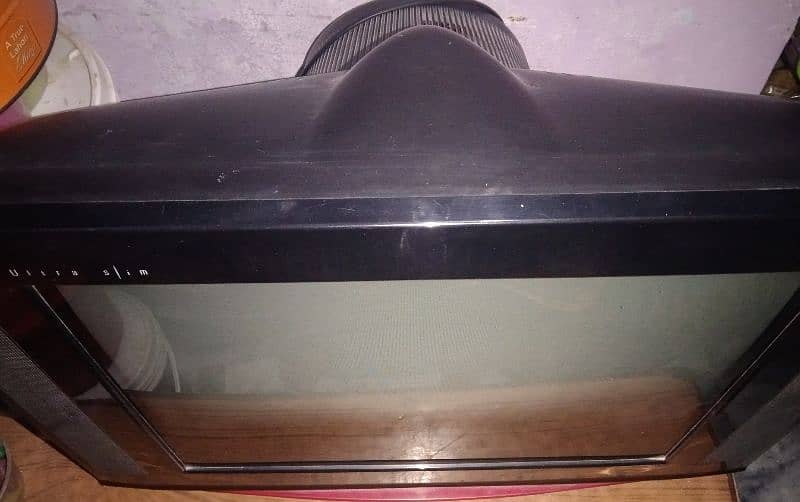 Slim 21 inch Tv for sale 4
