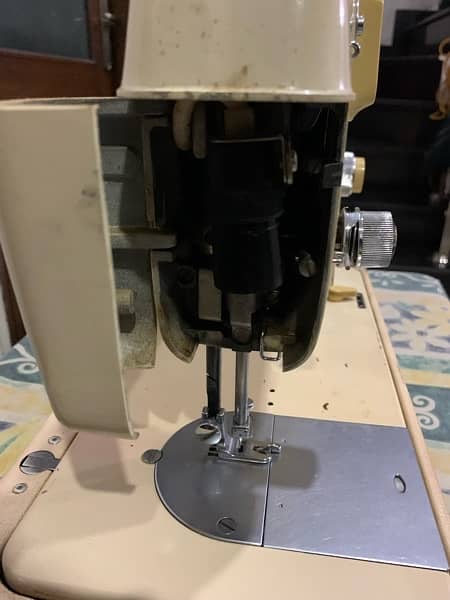 Toyota Sewing + Overlocker Machine for Sale 4