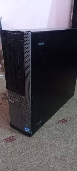 Dell Optiplex 3010 with LED keyboard mouse and table 3