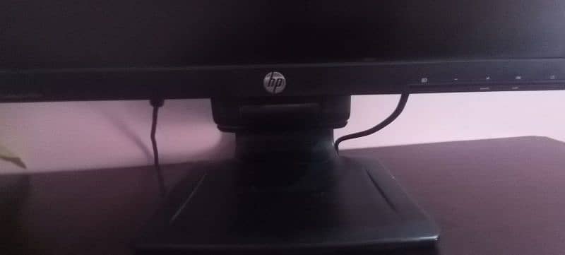 Dell Optiplex 3010 with LED keyboard mouse and table 8