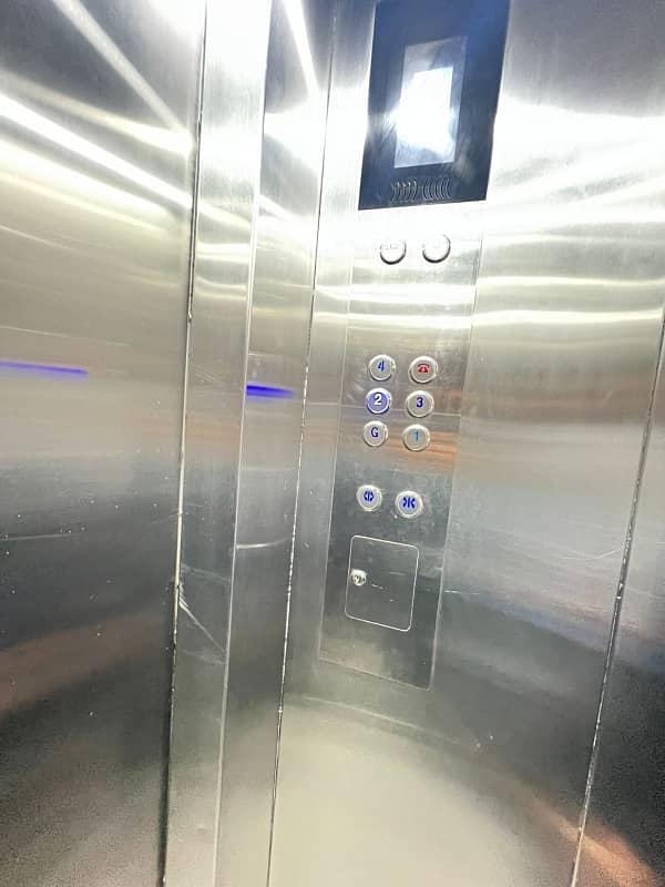 BRAND NEW OFFICE WITH LIFT FOR SALE 2