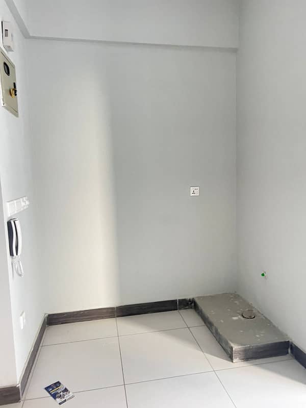 BRAND NEW OFFICE WITH LIFT FOR SALE 18