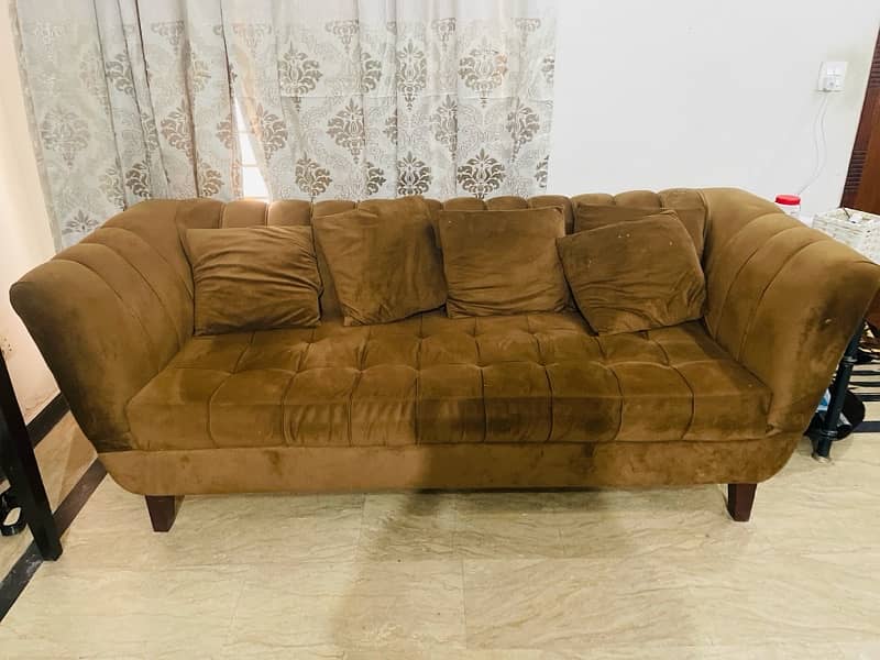 3 seater confortable sofa urgent sale 0