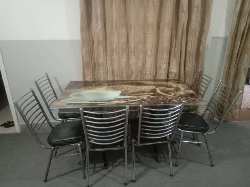 Dining table available for sale 0