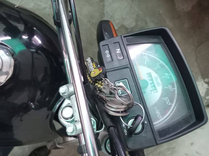 Honda CD 70cc Lock like a new bike 4