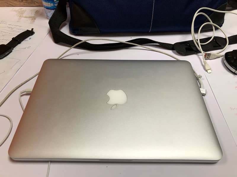 macbook pro 2015.9/10 condition 2
