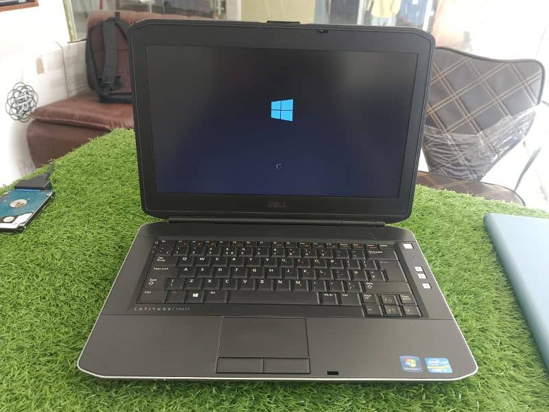 Dell Core i7 3rd Gen laptop . . 3.0 ghz processing. 1